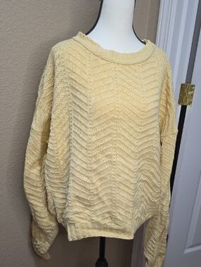 L.L. Bean Women's Pale Yellow Chevron Knit Crewneck Sweater